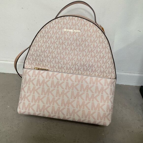 MICHAEL KORS Sheila Medium Two-Tone Signature Logo Backpack - Picture 2 of 9